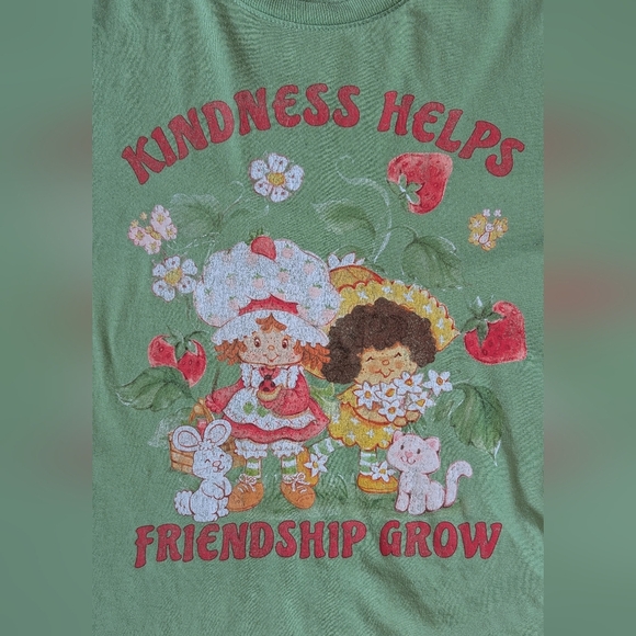 🍓 Strawberry Shortcake Tee – “Kindness Helps Friendship Grow” 🍓 - Picture 2 of 7
